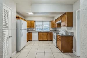 4818 NW 8th St, Plantation, FL 33317, - MLS#A11819900