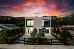 535 Nw 52nd St, Miami