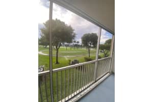 850 Sw 133rd Ter 202b, Pembroke Pines