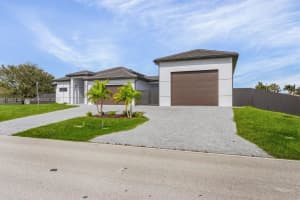 2033 Embers Pkwy W, Cape Coral, FL 33993, - MLS#A11820126