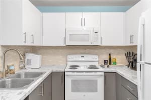 207 Palm Cir W, Pembroke Pines, FL 33025, - MLS#A11820245