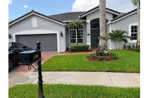 1290 Ginger Cir, Weston