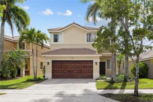 1199 Golden Cane Dr, Weston