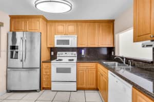 7801 Abbott Ave APT 307, Miami Beach, FL 33141, - MLS#A11820367