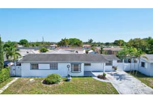 7950 Nw 174th Ter, Hialeah