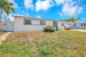 7950 NW 174th Terrace, Hialeah, FL 33015, - MLS#A11820416