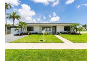 1181 Ne 202nd St, Miami