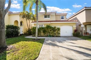 1762 E Trafalgar Cir, Hollywood