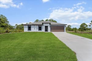 1032 Maxwell Ave S, Lehigh Acres