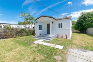 2250 Nw 95th Ter, Miami