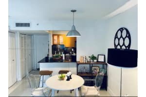445 Sw 11th St 101, Miami
