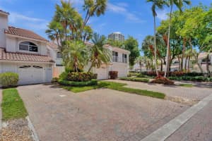 20939 Ne 37th Ct, Aventura