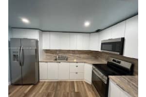 1475 Ne 125th Ter 614k, North Miami