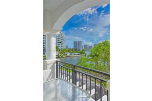 3255 Ne 184th St 12404, Aventura