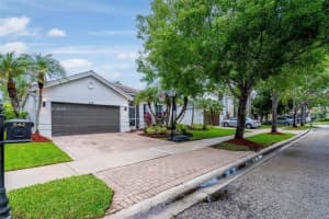 542 Penta Ct, Weston, FL 33327 - MLS#A11820645