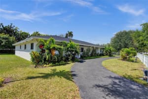 7360 SW 120th St, Pinecrest, FL 33156 - MLS#A11820765