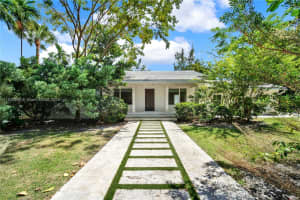 520 Bay Point Rd, Miami