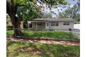 6442 Oak St, Hollywood