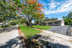 6442 Oak St, Hollywood, FL 33024, - MLS#A11820861