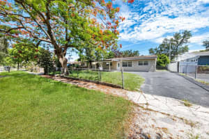 6442 Oak St, Hollywood, FL 33024, - MLS#A11820861