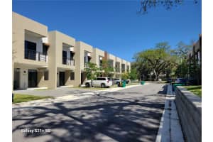 4117 N Oak Pl, Dania Beach