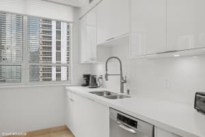 801 Brickell Key Blvd APT 2202, Miami, FL 33131, Sold 08/29/25