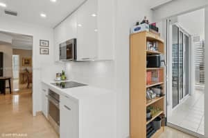 801 Brickell Key Blvd APT 2202, Miami, FL 33131, Sold 08/29/25
