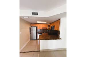 8290 Lake Dr APT 319, Doral, FL 33166, - MLS#A11821025