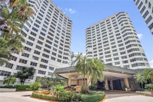 999 Brickell Bay Dr 711, Miami