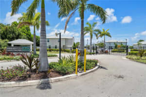 5720 Mentmore Dr Mangonia Park, FL 33407 - MLS#A11821043