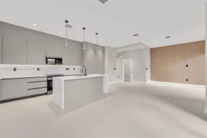 3318 Day Ave 6, Miami