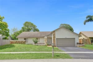 8511 Nw 51st Ct, Lauderhill