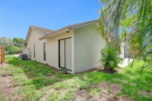 8511 NW 51st Ct, Lauderhill, FL 33351, - MLS#A11821107