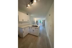 6170 SW 62nd Terrace APT 4, South Miami, FL 33143, - MLS#A11821149