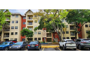 8120 Geneva Ct 449, Doral