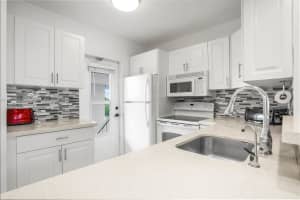 4706 NW 36th St APT 616, Lauderdale Lakes, FL 33319, - MLS#A11821192