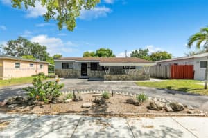 7631 Miramar Pkwy, Miramar