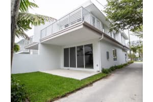 3374 Day Ave A, Miami
