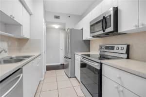 7085 Nova Dr, Davie, FL 33317, Sold 09/08/25