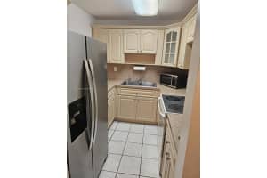 1555 W 44th Pl APT 221B, Hialeah, FL 33012, - MLS#A11821550