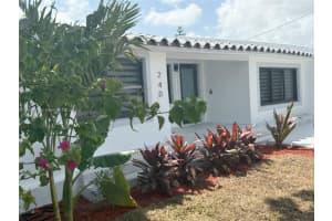 240 Sw 55th Ave, Coral Gables