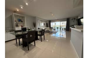 471 Ives Dairy Rd Apt 206-3, Miami, FL 33179, Sold 09/12/25