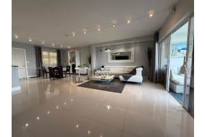471 Ives Dairy Rd Apt 206-3, Miami, FL 33179, Sold 09/12/25