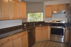 3413 Nw 44th St 206, Oakland Park