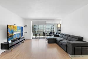 1660 Ne 191st St 206-1, Miami