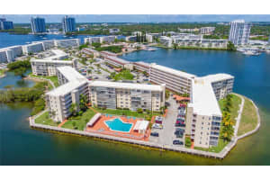 2930 Point East Dr E106, Aventura