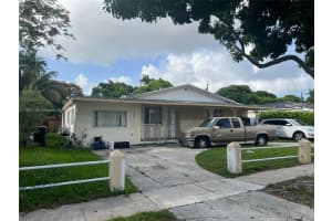 6685 Nw 39th St, Virginia Gardens