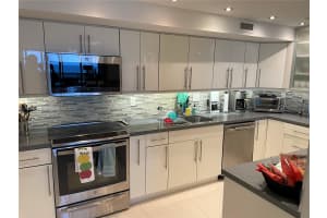 6039 Collins Ave, Miami Beach, FL 33140, Sold 09/05/25