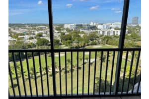 20335 W Country Club Dr 1701, Aventura