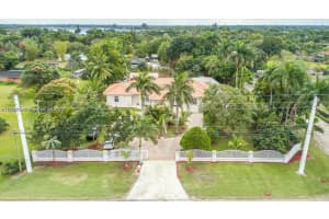 18390 Sw 200th St, Miami